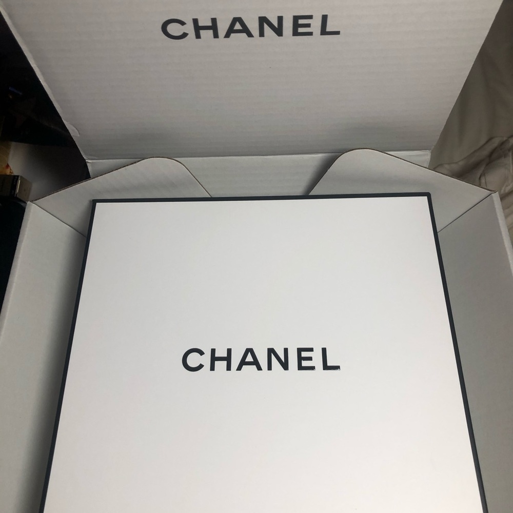 Authentic Chanel Keepsake Storage Gift Box - Picture 3 of 4